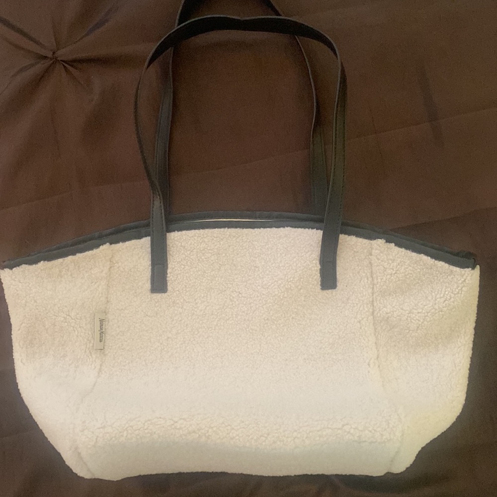 Neiman Marcus Shearling Tote Bag with black trim - - Picture 7 of 7